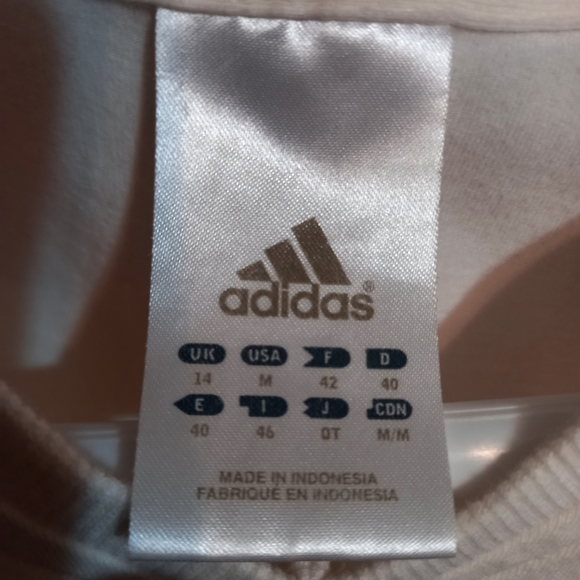 Addidas ladies t-shirt size med - Picture 3 of 3